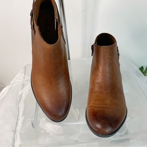 Clarks Collection Women's Brown Addiy Kara Booties! - Picture 4 of 8